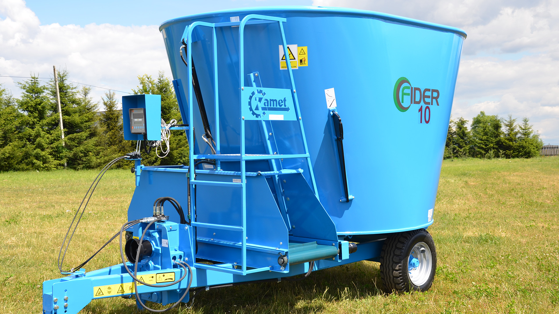 ZAMET сүрлем кескіш ауылшаруашылық техникасы өндірісіндегі сүрлемдік шұңқырлар мен бөгеттерді таратушы, Польшадағы компания