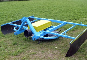 ZAMET сүрлем кескіш ауылшаруашылық техникасы өндірісіндегі сүрлемдік шұңқырлар мен бөгеттерді таратушы, Польшадағы компания